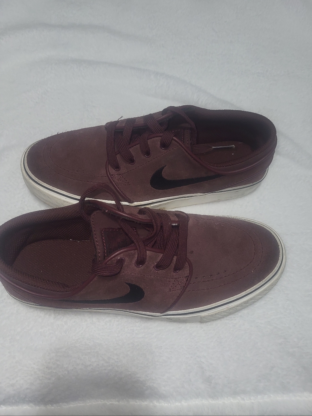 Nike Maroon Suede Low-Top Sneakers with Black Swoosh